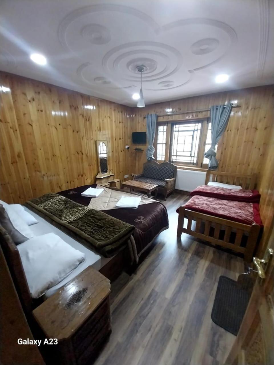 Hotel Barzman Sonāmarg Rom bilde